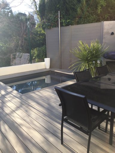 Terrasse en composite gris