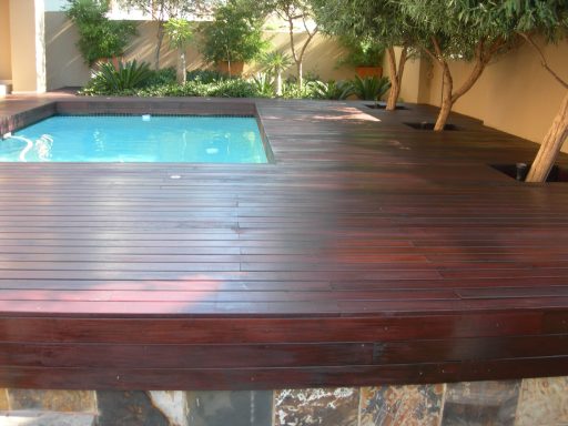 Terrasse bois exotique PIscine et terrasse en bois exotique merbau